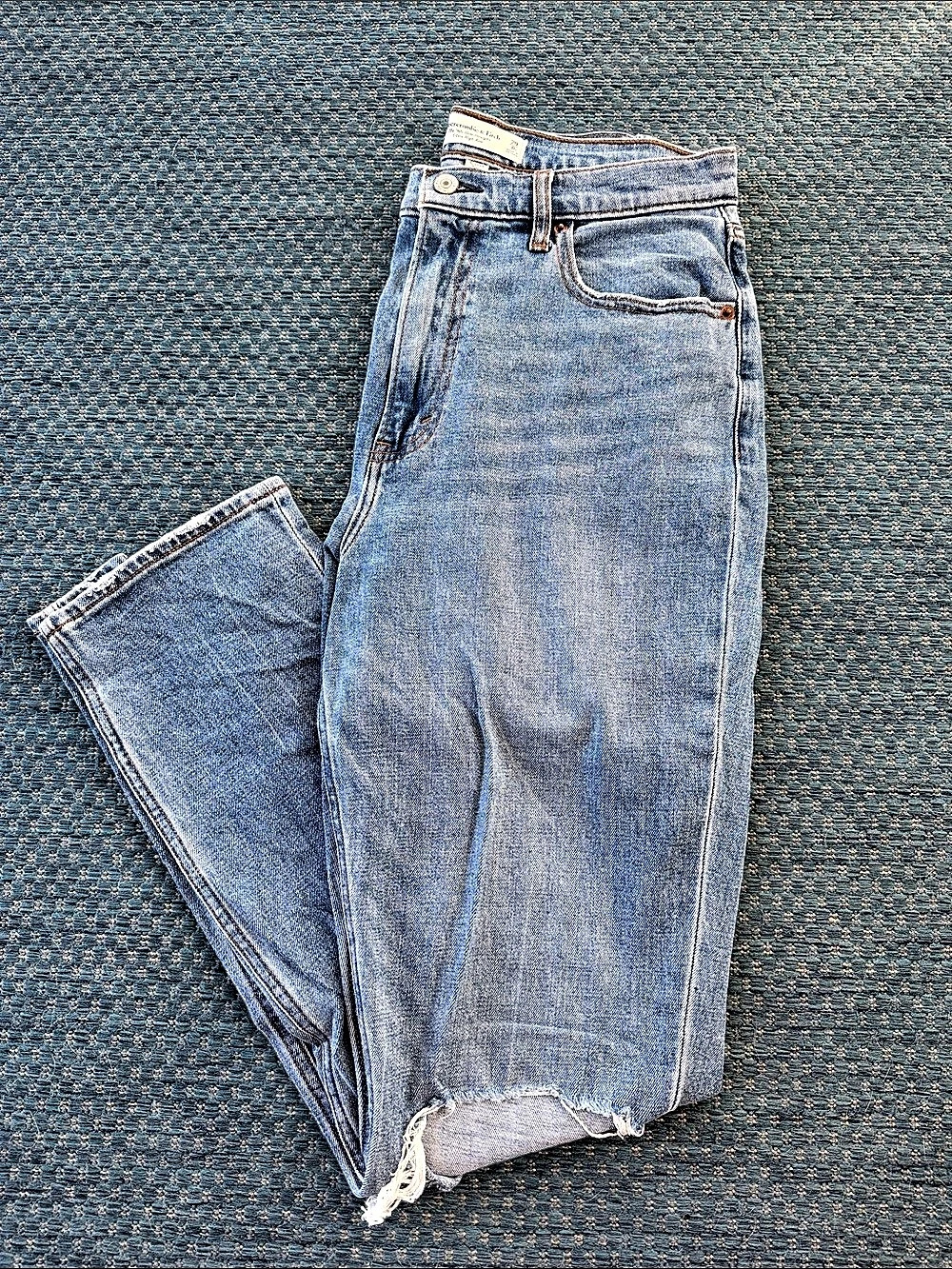 Abercrombie The '90s Slim Straight Ultra High Rise Jeans